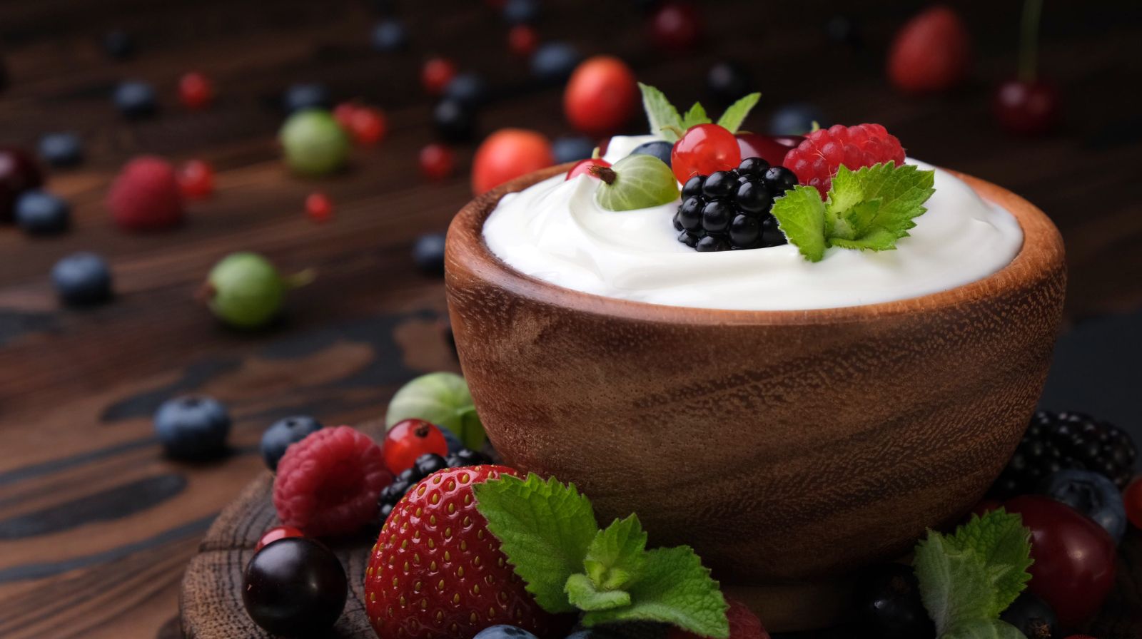 Greek Yogurt Berry Bowl
