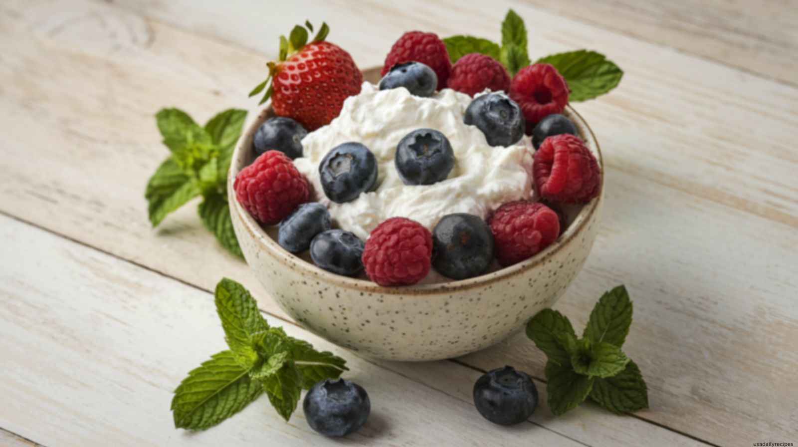 Cottage Cheese & Fruit Bowl